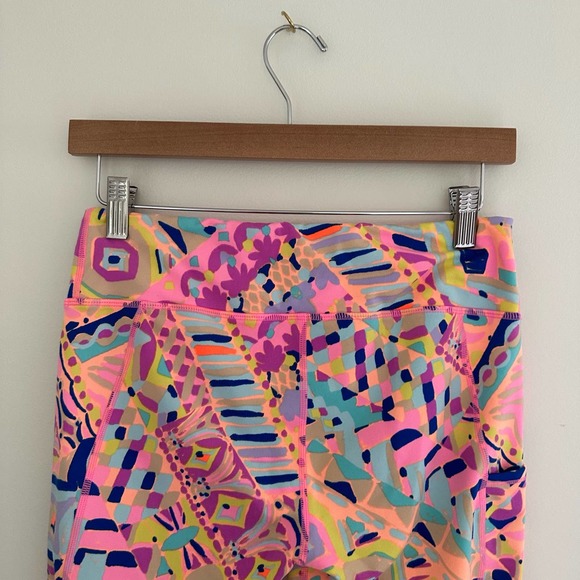 Lilly Pulitzer Weekender Luxletic Cropped Leggings in Pink Plantain 26123 - Picture 6 of 11